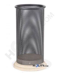 cestone-portarifiuti-in-metallo-con-base-in-cemento-h140149