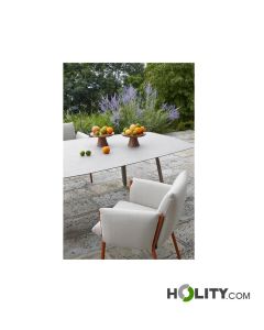 Table-élégante-pour-salle-de-réunion-h74_417