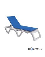 chaise-longue-blanche-et-bleue-h7818