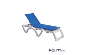 chaise-longue-blanche-et-bleue-h7818