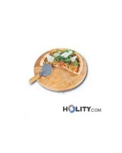 planche-à-découper-les-pizzas-avec-roulette-h45806