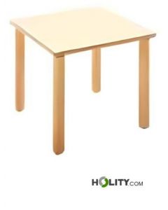 Table-carrée-pour-crèches-h681-34